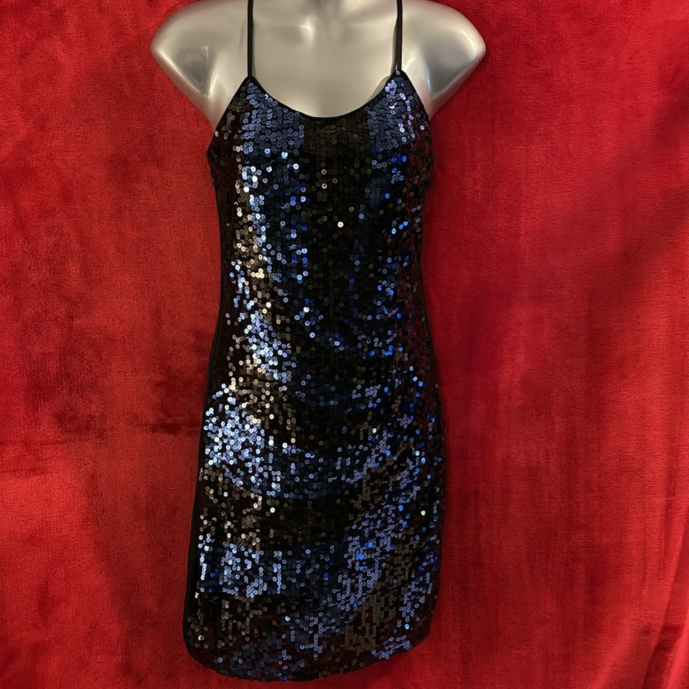 SEQUINS DRESS medium - Picture 2 of 5